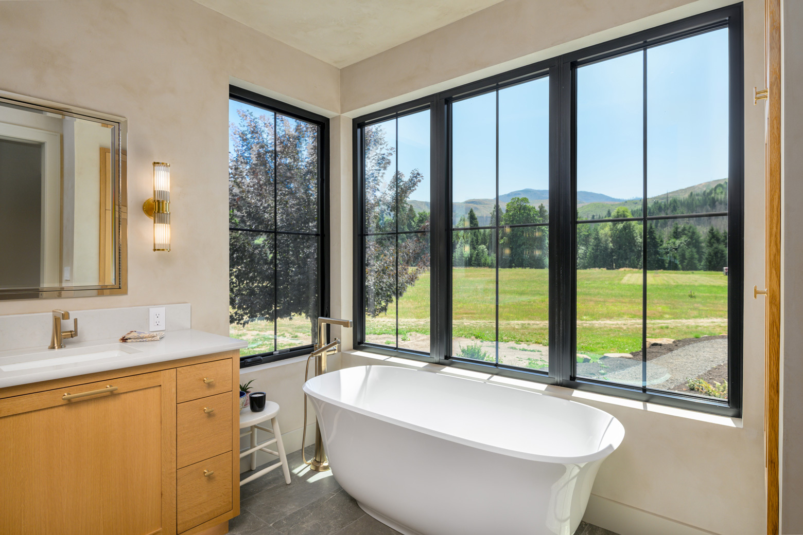 Whitewater tub