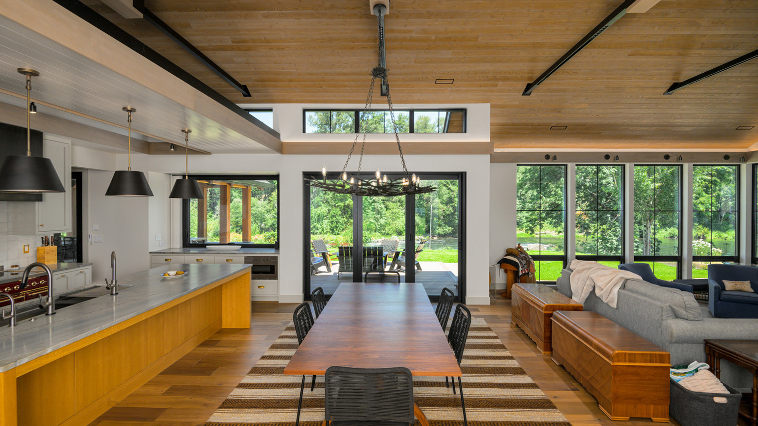 Whitewater dining2